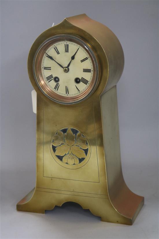 A brass-cased mantel clock in the Art Nouveau taste, H 37cm